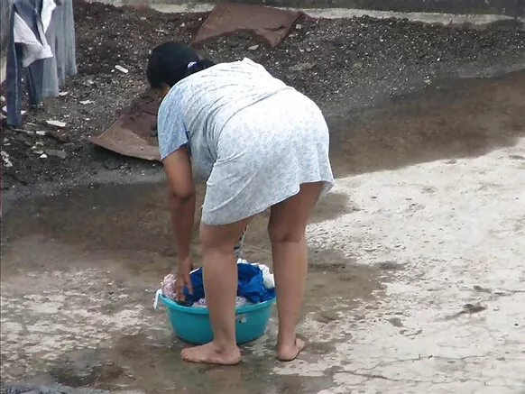 Mashangazi wa kupeleleza walibaka xxx nchini india - punda aliyeinama - ass voyeur.
