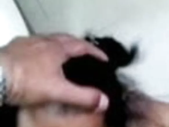 India inanipa blowjob, shangazi anatoa na kuwatosa akina mama wakubwa.