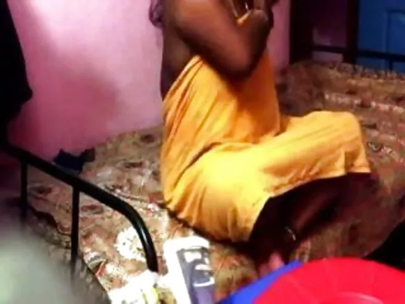 Mama msagaji wa Kihindi ampiga punyeto binti yake 1278.
