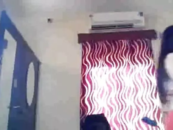 Mwili uchi wa shangazi mzee wa Meksiko aliye uchi wa kaskazini akiwa uchi baada ya kuoga.