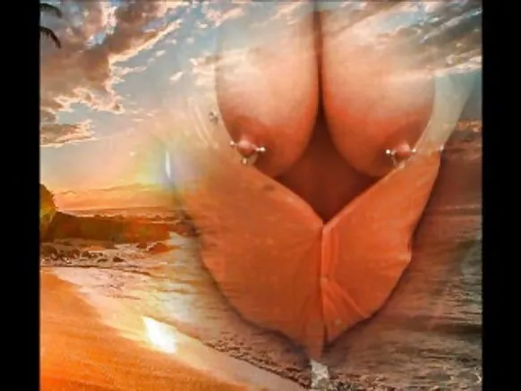 Video ya Xxx na bibi wanene wakicheza kwa watu wanne.
