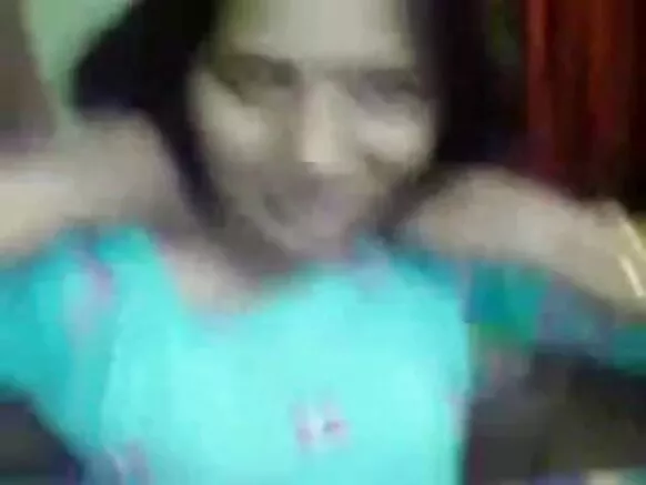 bhabi wa kijiji cha bhabi aliwachumbia bibi na wajukuu wenye pembe kwa mara ya kwanza na rafiki.