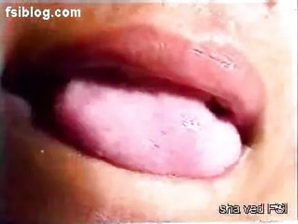 Mke mkomavu wa kihindi xxx video za vikongwe.