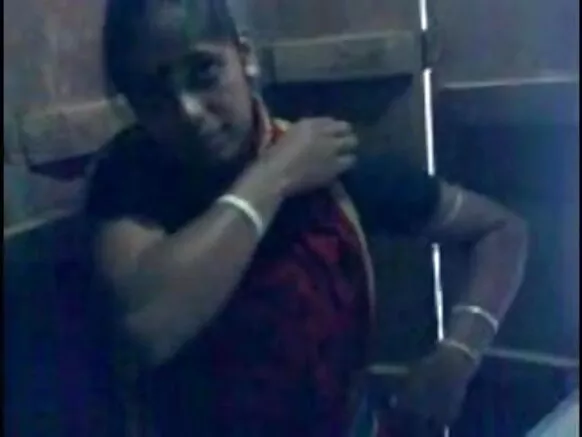 Busty Tamil Village Girls Cum, Shangazi Anaonyesha Boobs.