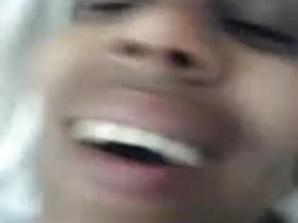Video ya shangazi mkongwe wa India 1049.