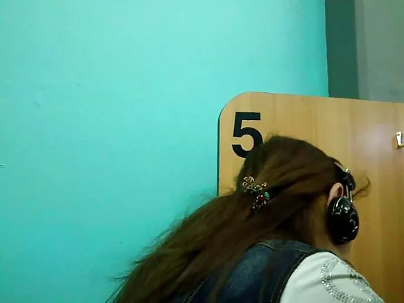 Wanawake waliokomaa wanaopapasa na matiti mafuta sehemu ya 2 cyber cafe 2.