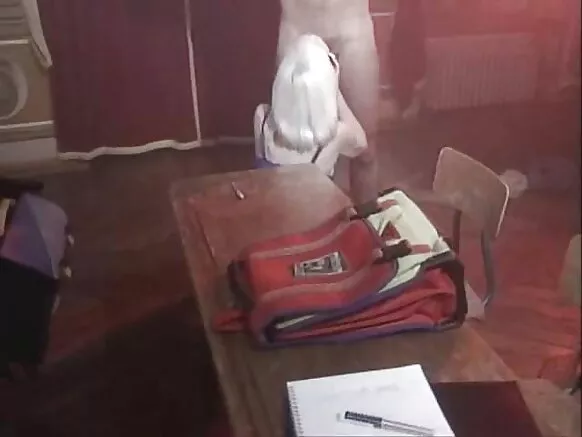 Eva Delage ananyonya punda aliyekomaa.