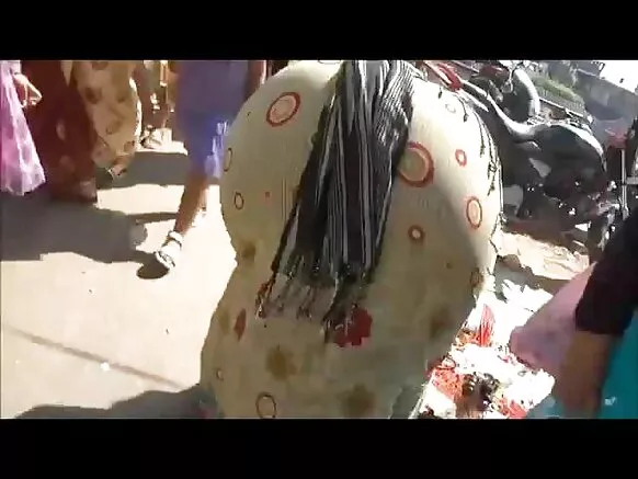 Hindi mitaani ngawira voyeur busty kukomaa sana.