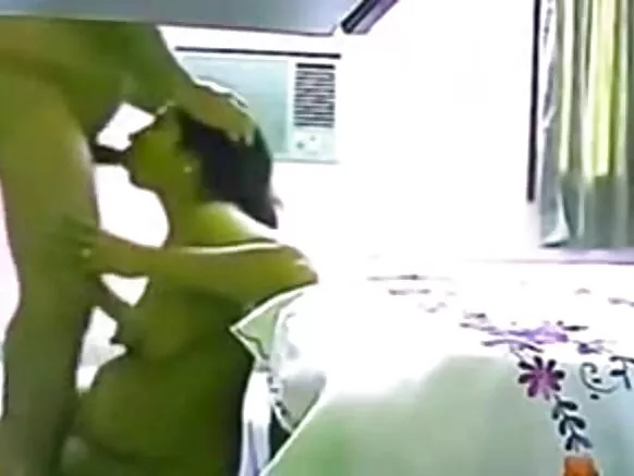 Desi siri cam shangazi akinyonya jogoo wa jirani kwa cam mama na binti xxx wasagaji.