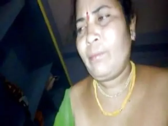 Bure desi kukomaa aunty porn video.